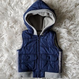 Old Navy Puffer Vest, size 3-6months